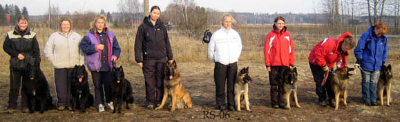 Koulutus25.04.2006-ryhma1.jpg (38262 bytes)