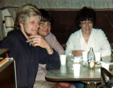 Laila Ulfves. Irma.Tapio Saariokari - SBPKY leiri 1982.jpg (68921 bytes)